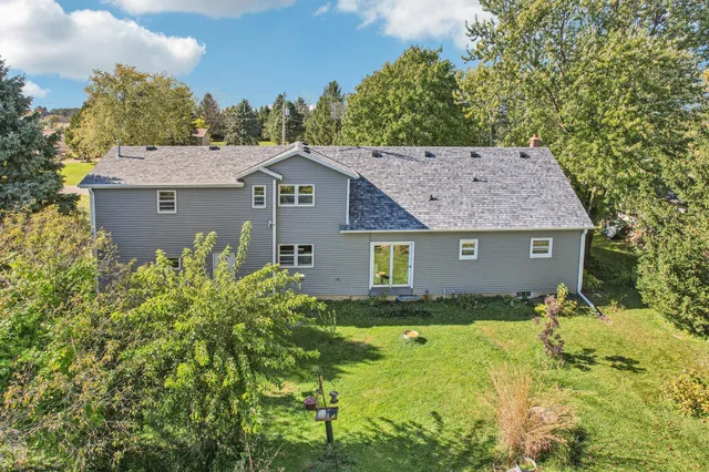 $399,900 | N8688 N Road, Ixonia, WI 53036