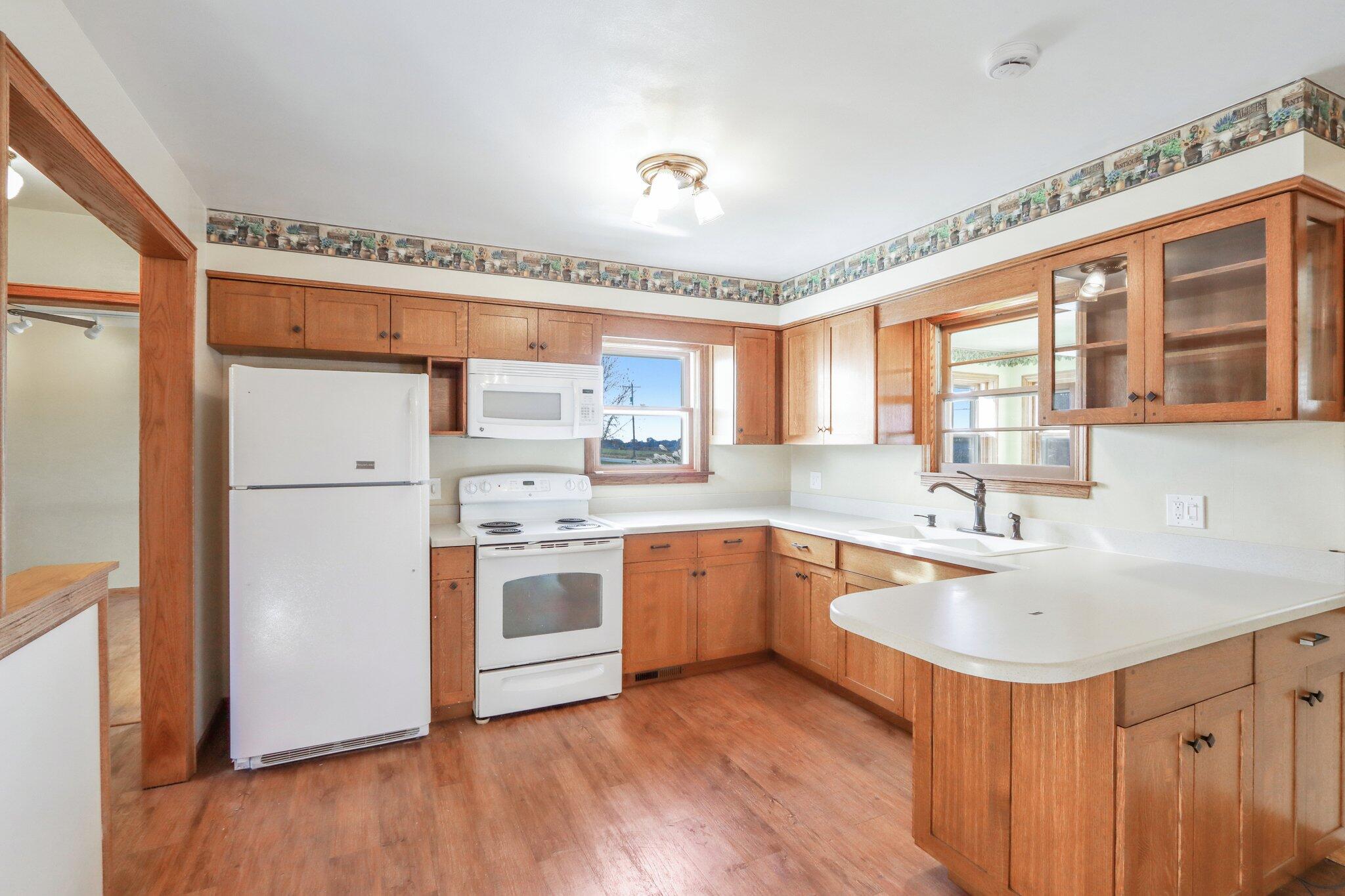 N8688 N Road Ixonia, WI 53036 - Photo 6 of 29 Large Eat in Kitchen