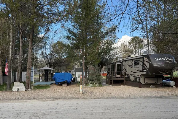 $279,900 | 5 & 7 H Street, Cascade, ID 83611