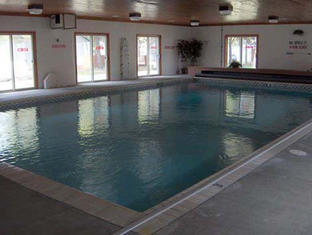 5 & 7 H Street Cascade, ID 83611 - Photo 17 of 25 Community Seasonal Pool