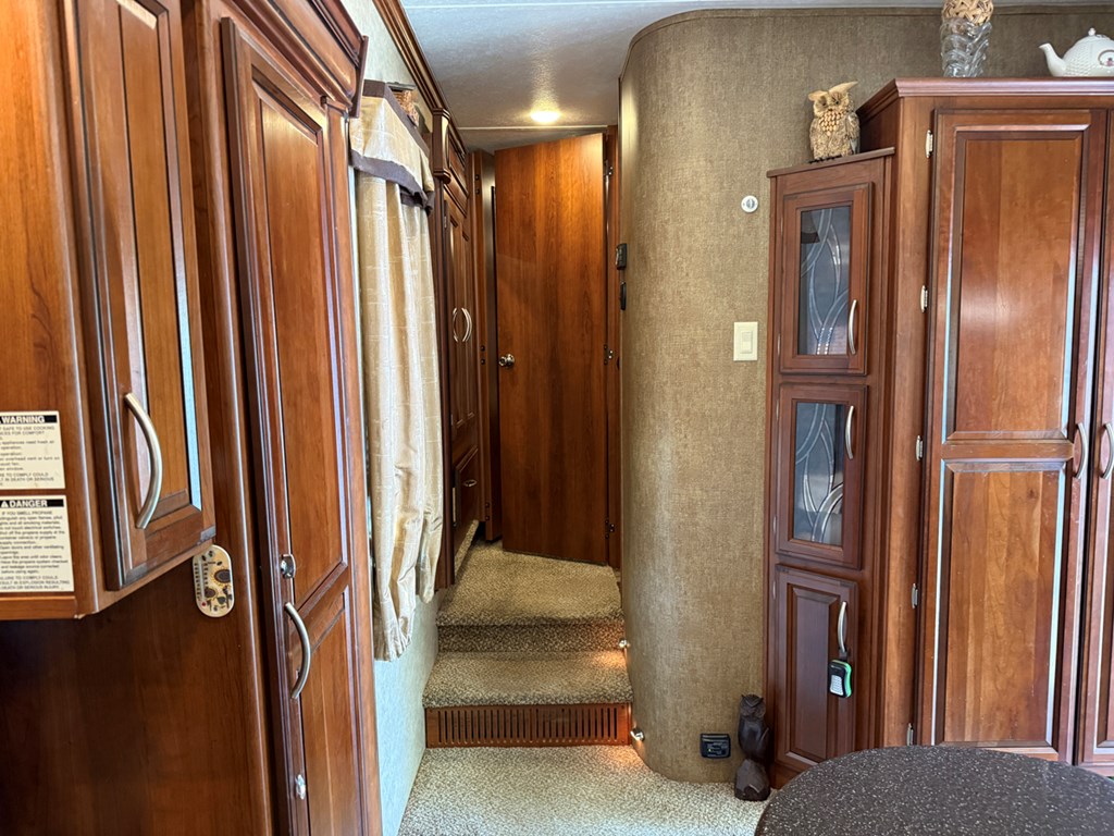 5 & 7 H Street Cascade, ID 83611 - Photo 7 of 25 Hallway