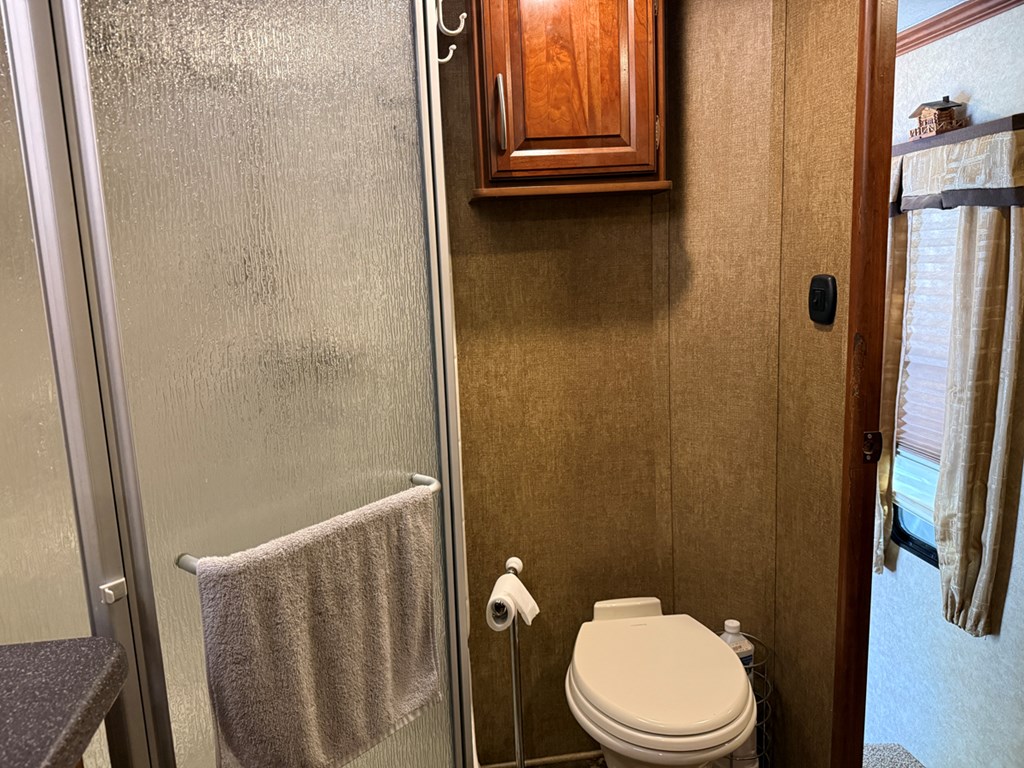 5 & 7 H Street Cascade, ID 83611 - Photo 9 of 25 Bathroom