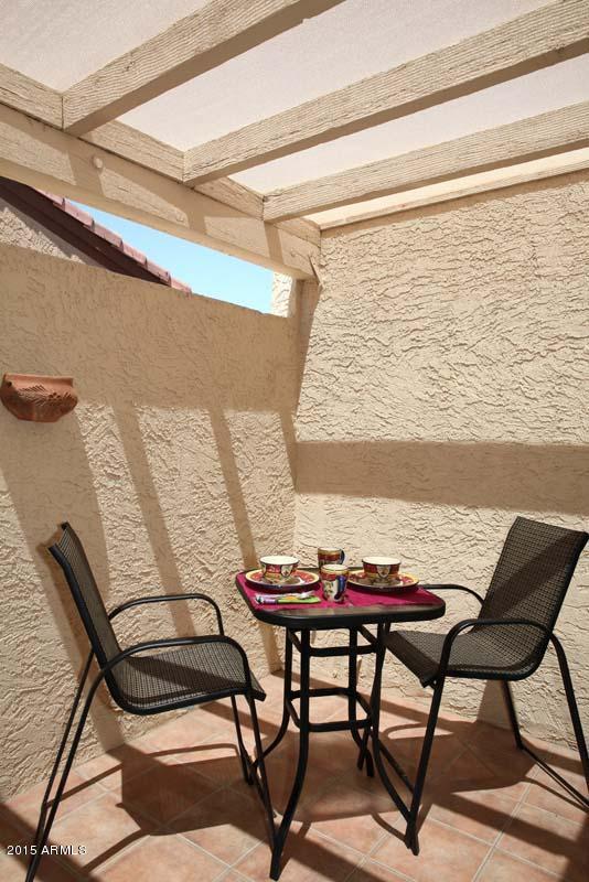 7249 East Maverick Road Scottsdale, AZ 85258 - Photo 15 of 26 Breakfast Patio
