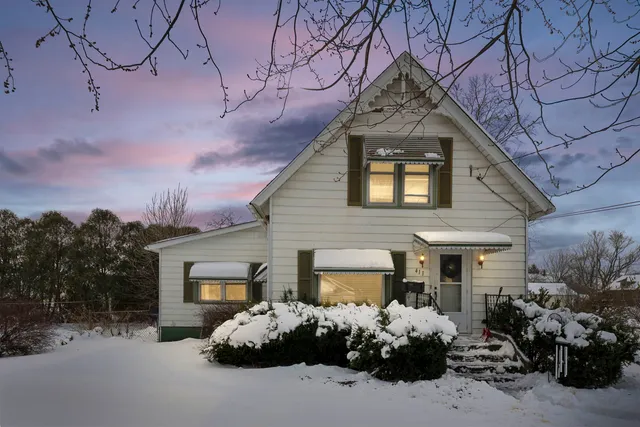 $169,987 | 411 East 5th Street, Momence, IL 60954