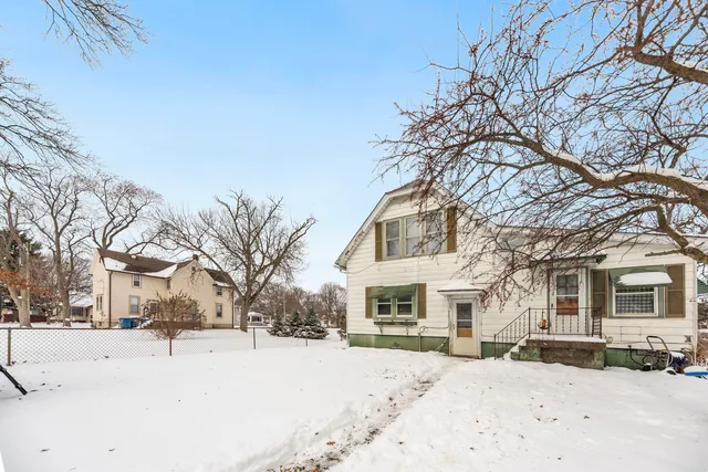 $169,987 | 411 East 5th Street, Momence, IL 60954