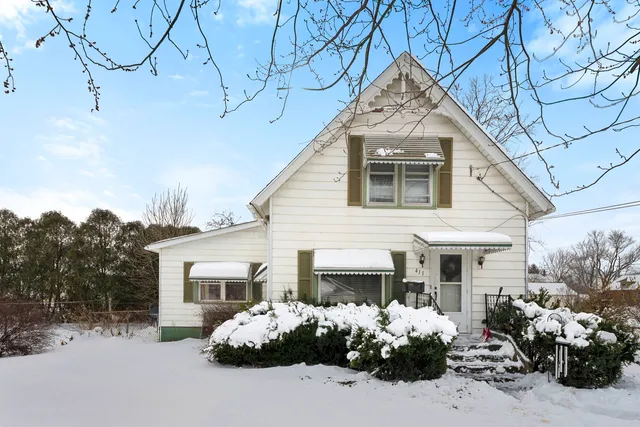 $169,987 | 411 East 5th Street, Momence, IL 60954