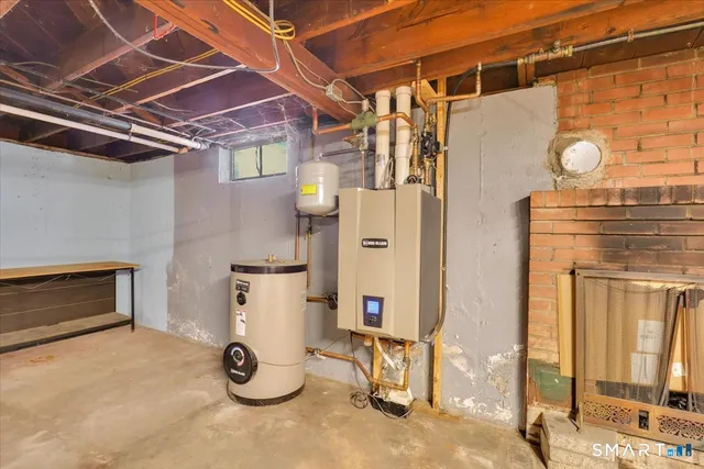 $379,000 | 5 Briar Lane, Berlin, CT 06037