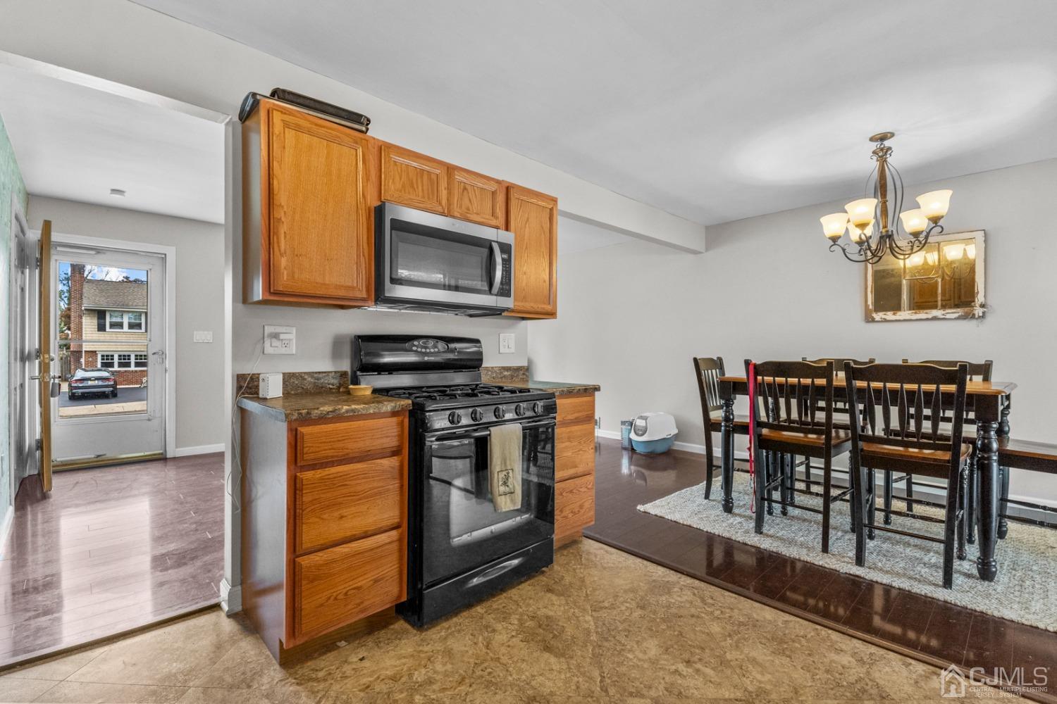 105 Winding Way Hamilton, NJ 08620 - Photo 8 of 28 Gallery Image 8