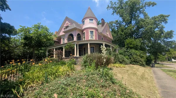 $125,000 | 204 Broadway, Youngstown, OH 44504