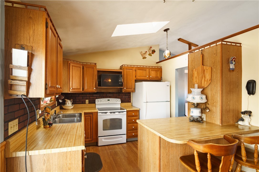 25 Francis Street Coventry, RI 02816 - Photo 8 of 28