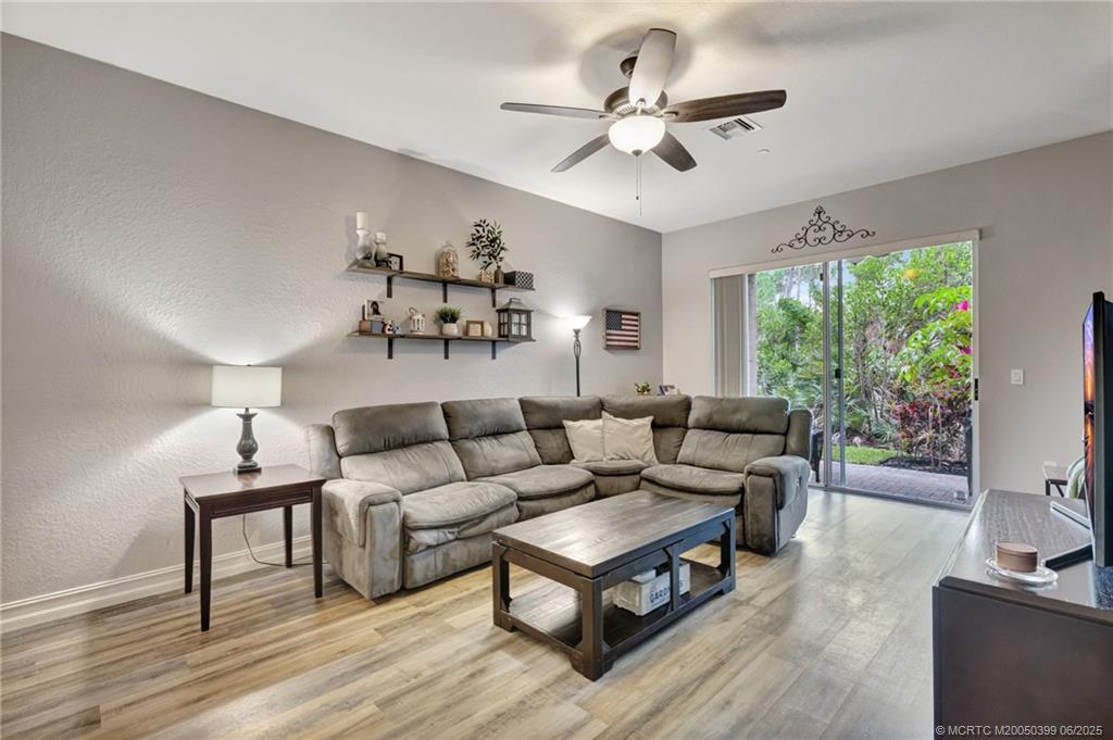 236 Southwest Otter Run Place Stuart, FL 34997 - Photo 5 of 47 Gallery Image 5