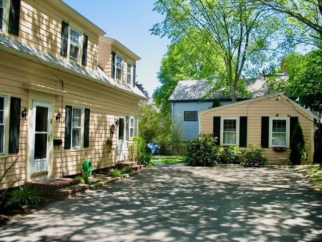 $825,000 | 1 Charte Court, Rockport, MA 01966