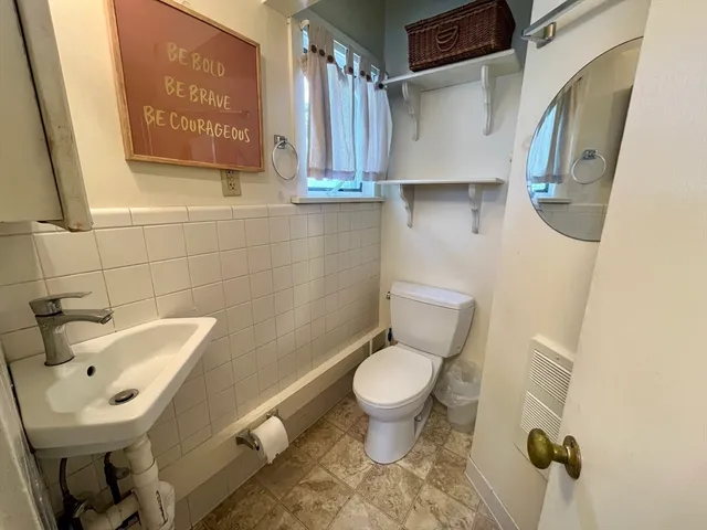 $825,000 | 1 Charte Court, Rockport, MA 01966