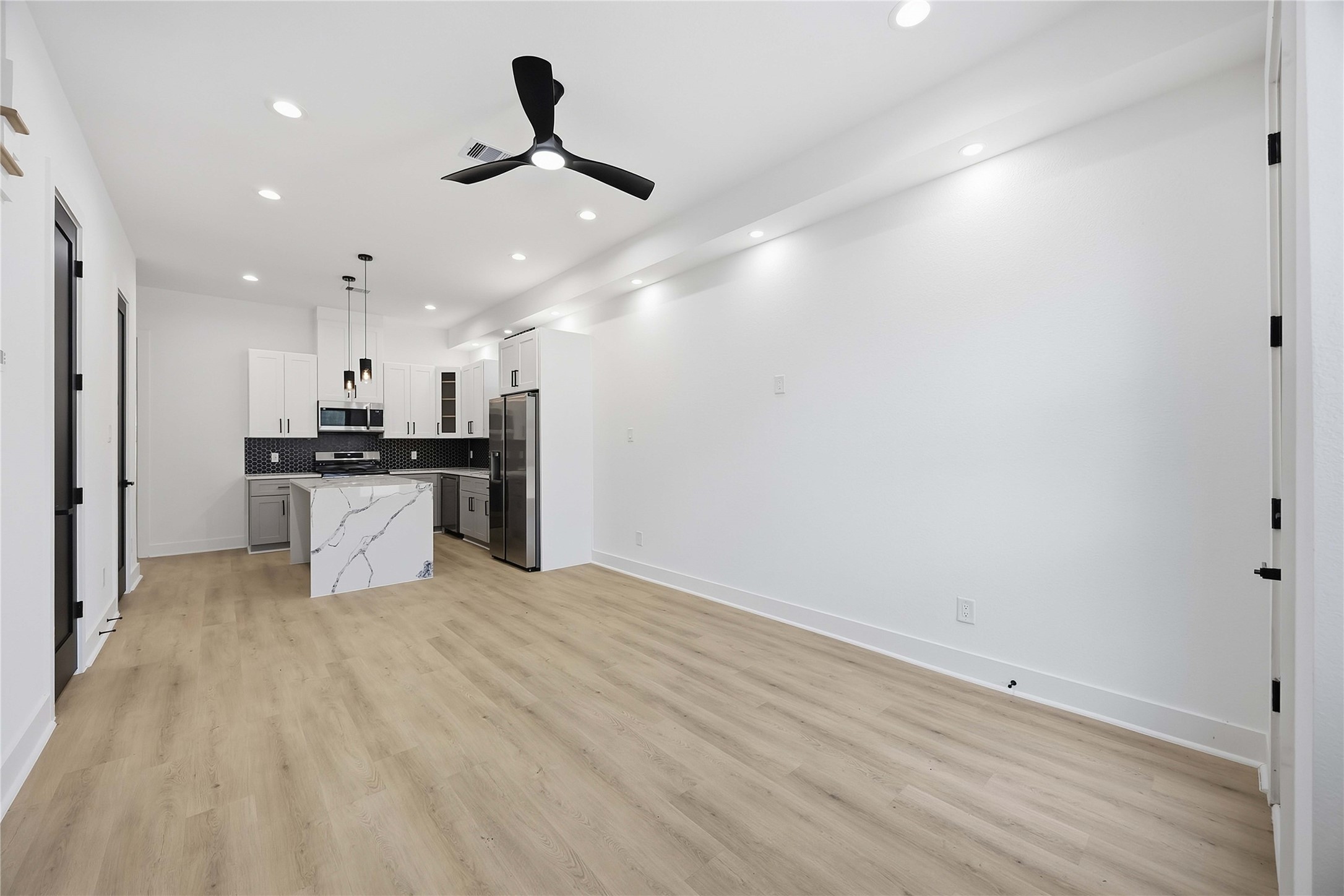 7932 Boy Street, Unit A Houston, TX 77028 - Photo 6 of 24 Gallery Image 6