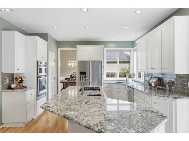 $1,025,000 | 11060 Southwest Byrom Terrace, Tualatin, OR 97062