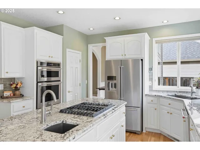 $1,025,000 | 11060 Southwest Byrom Terrace, Tualatin, OR 97062