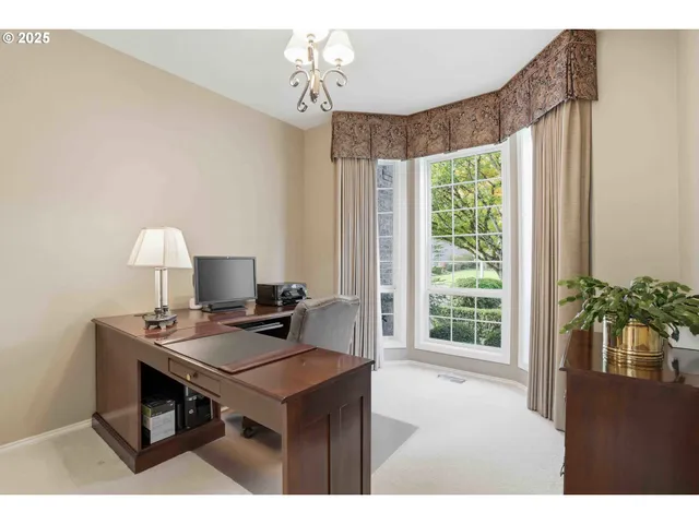 $1,025,000 | 11060 Southwest Byrom Terrace, Tualatin, OR 97062