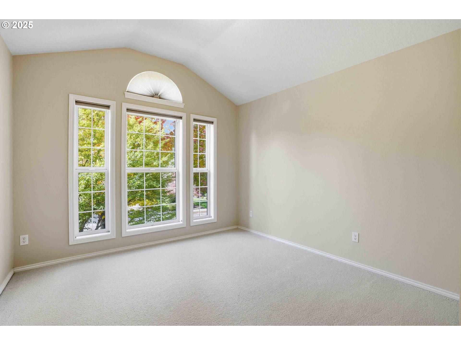 11060 Southwest Byrom Terrace Tualatin, OR 97062 - Photo 24 of 48
