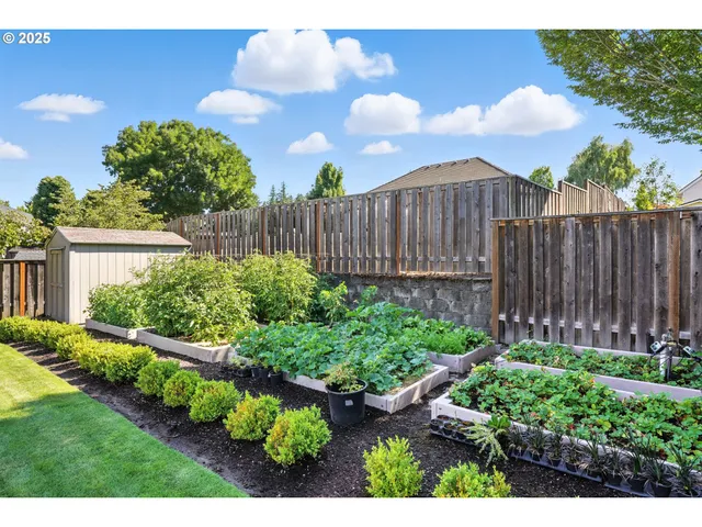 $1,025,000 | 11060 Southwest Byrom Terrace, Tualatin, OR 97062