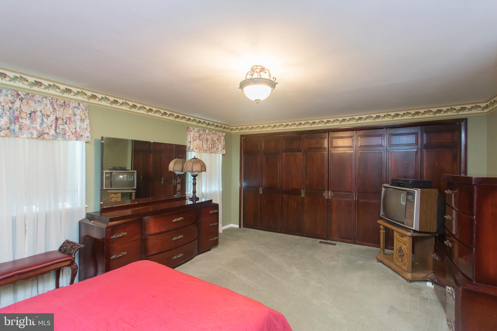 12709 Minden Road Philadelphia, PA 19154 - Photo 22 of 39