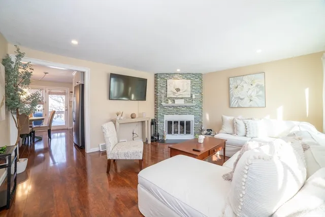 $450,000 | 37 Scotty Hollow Drive, Unit B, Chelmsford, MA 01863