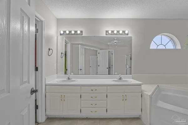 $489,900 | 3913 India Cove, Gulf Breeze, FL 32563