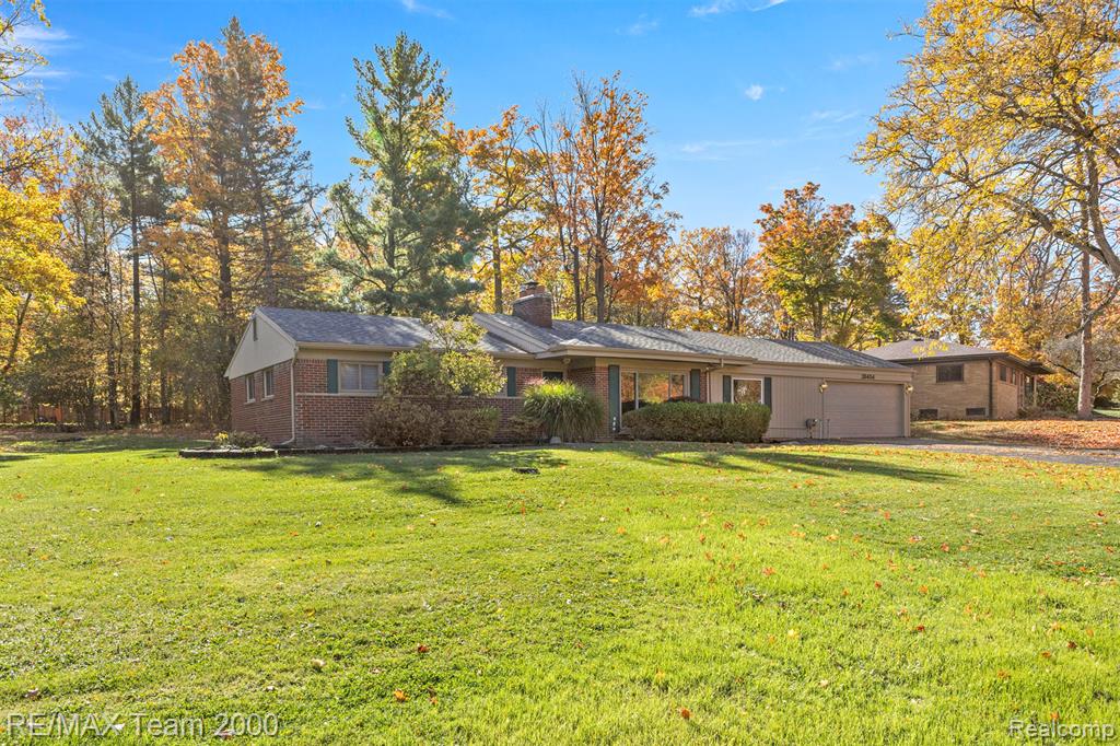 28454 Quail Hollow Road Farmington, MI 48331 - Photo 4 of 46