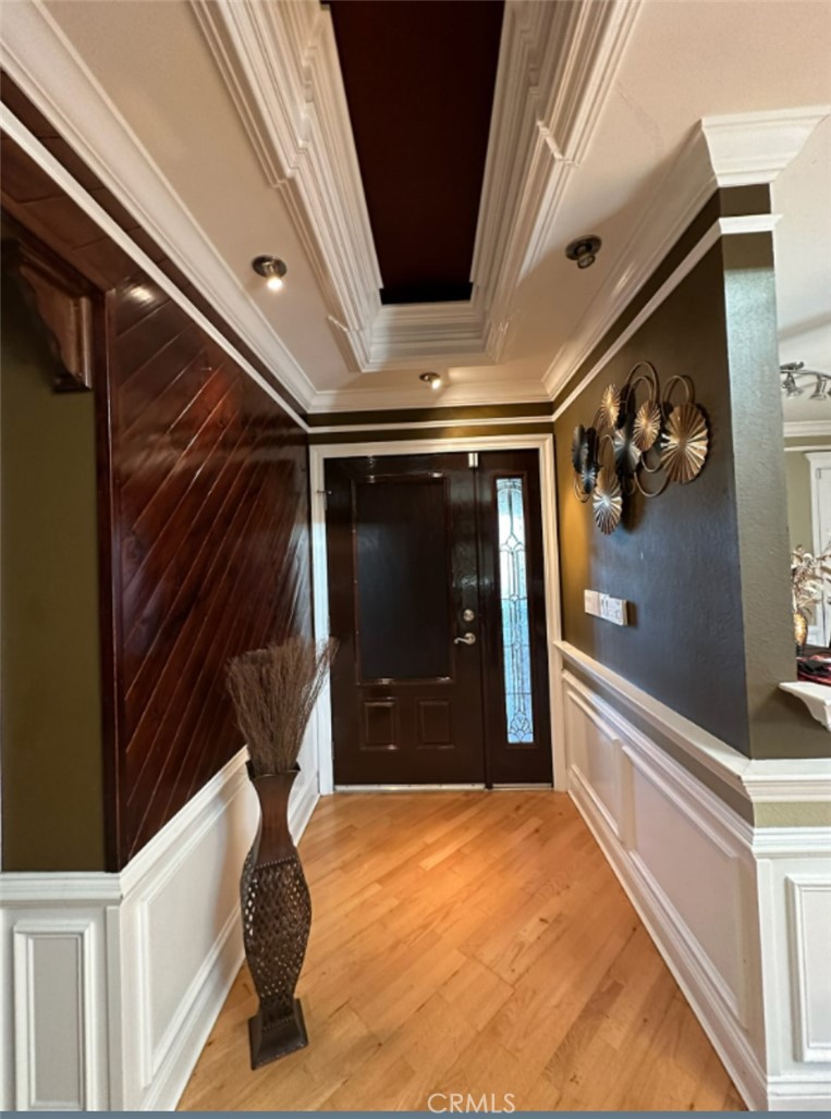 48 Jeanette Way Watsonville, CA 95076 - Photo 5 of 14 a view of an entryway