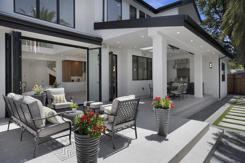 729 Filbert Avenue Campbell, CA 95008 - Photo 41 of 56 a lobby with furniture and potted plant