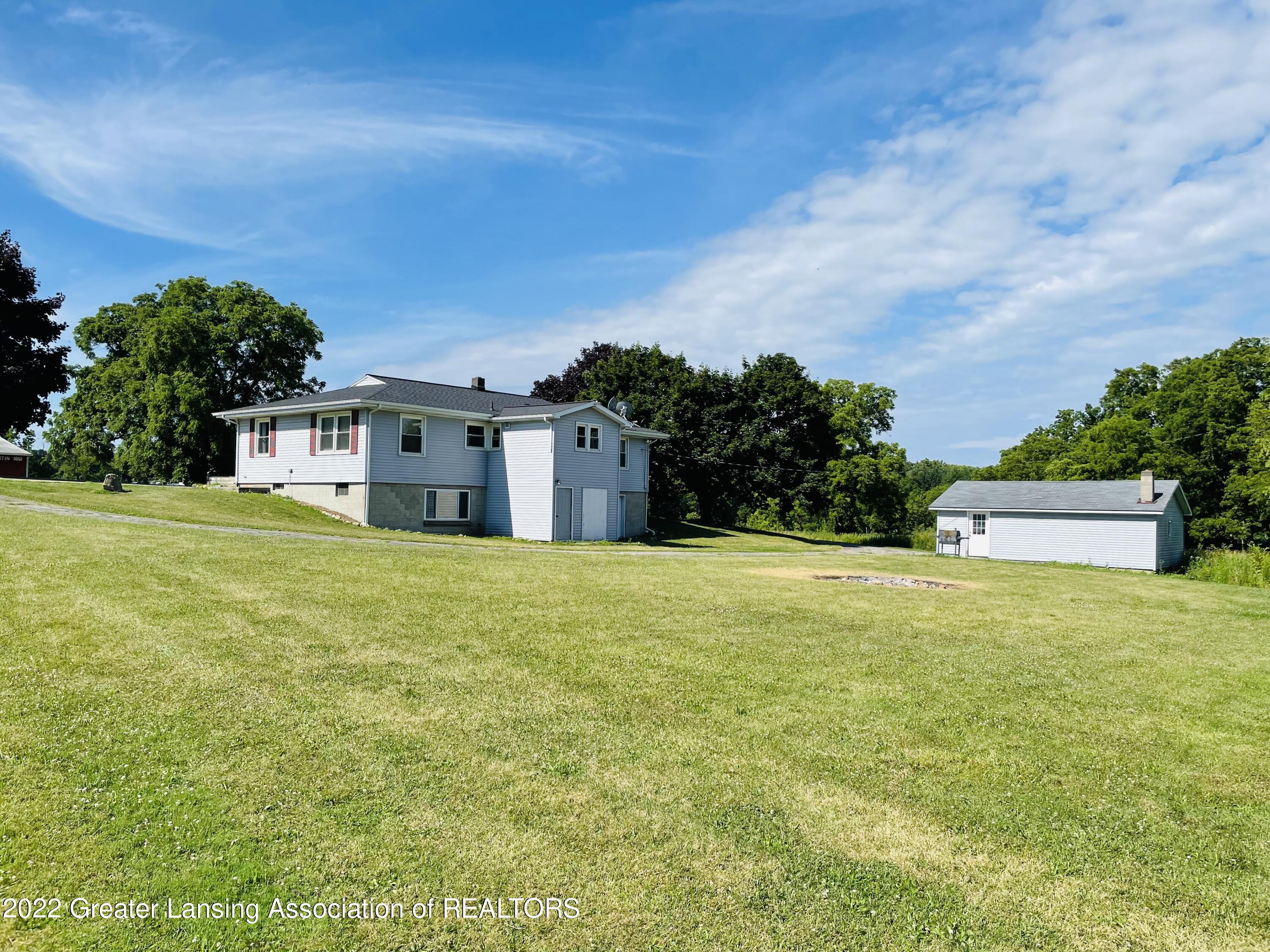 2425 East Howell Road Williamston, MI 48895 - Photo 2 of 26 Back