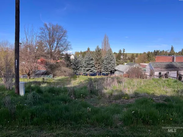 $59,900 | 111 South High Street, Uniontown, WA 99179