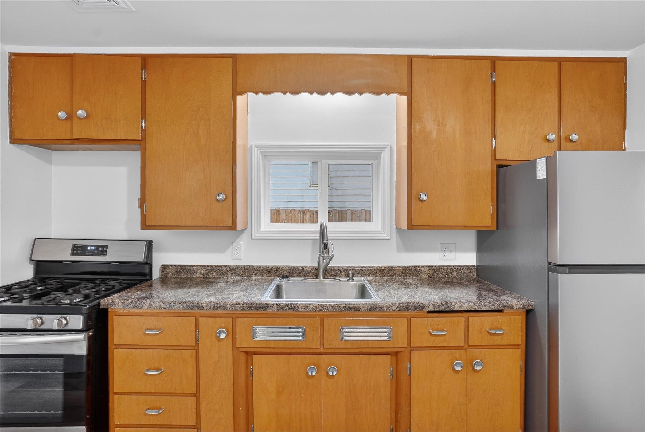 400 Fraser Street Bay City, MI 48708 - Photo 9 of 42