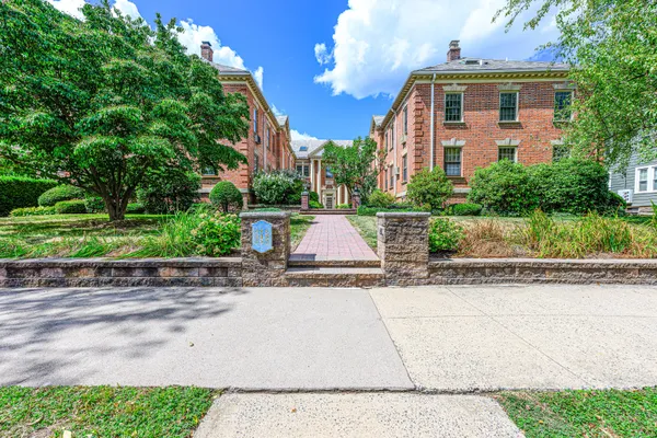 $349,000 | 148 Everit Street, Unit F, New Haven, CT 06511