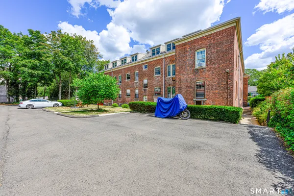 $349,000 | 148 Everit Street, Unit F, New Haven, CT 06511