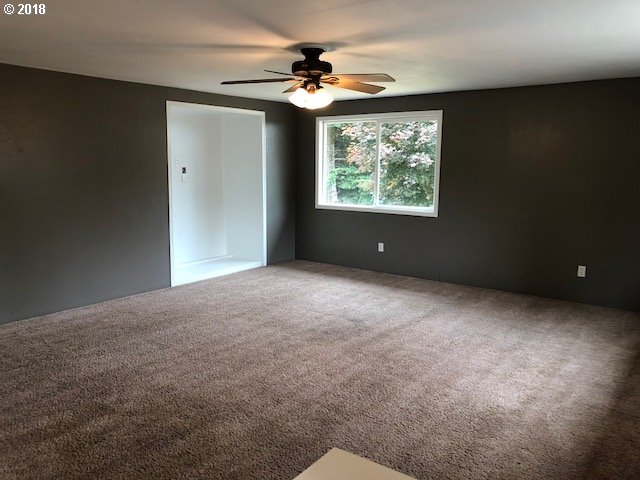 11 Spruce Street Carson, WA 98610 - Photo 3 of 19 Living Room