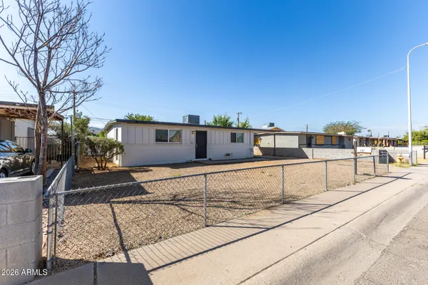 $290,000 | 2301 East Lynne Lane, Phoenix, AZ 85042