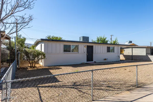 $290,000 | 2301 East Lynne Lane, Phoenix, AZ 85042
