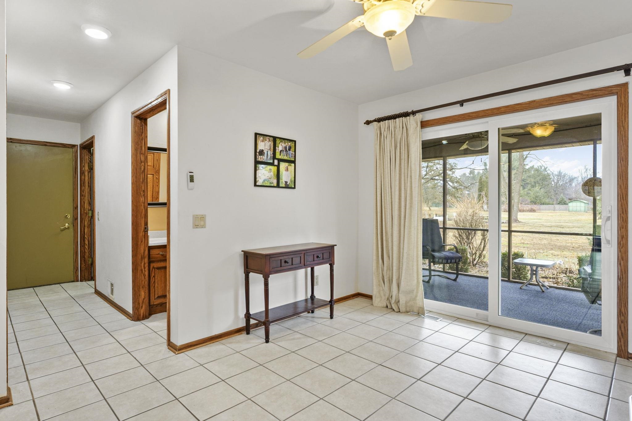 607 Greenway Road Monona, WI 53716 - Photo 13 of 37