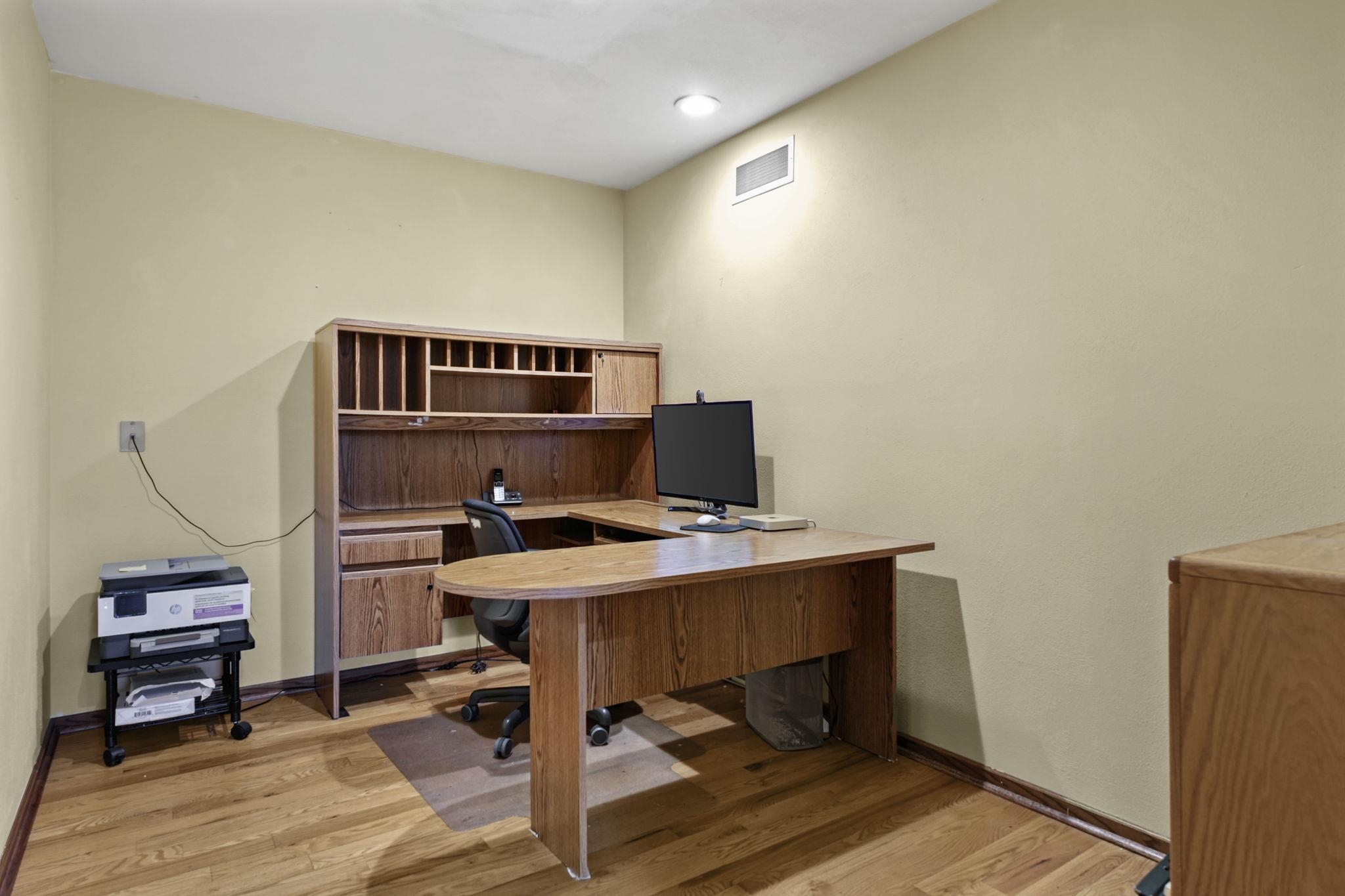 607 Greenway Road Monona, WI 53716 - Photo 21 of 37