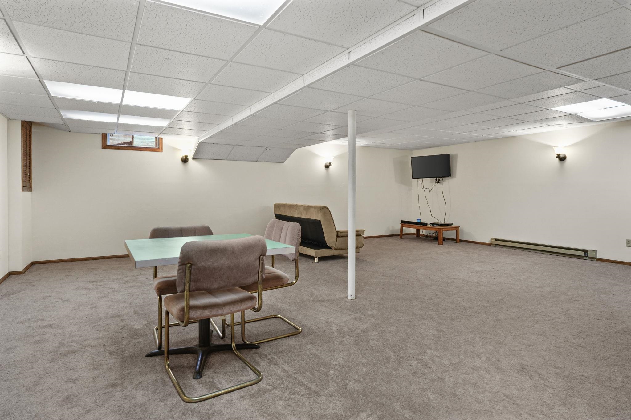 607 Greenway Road Monona, WI 53716 - Photo 30 of 37