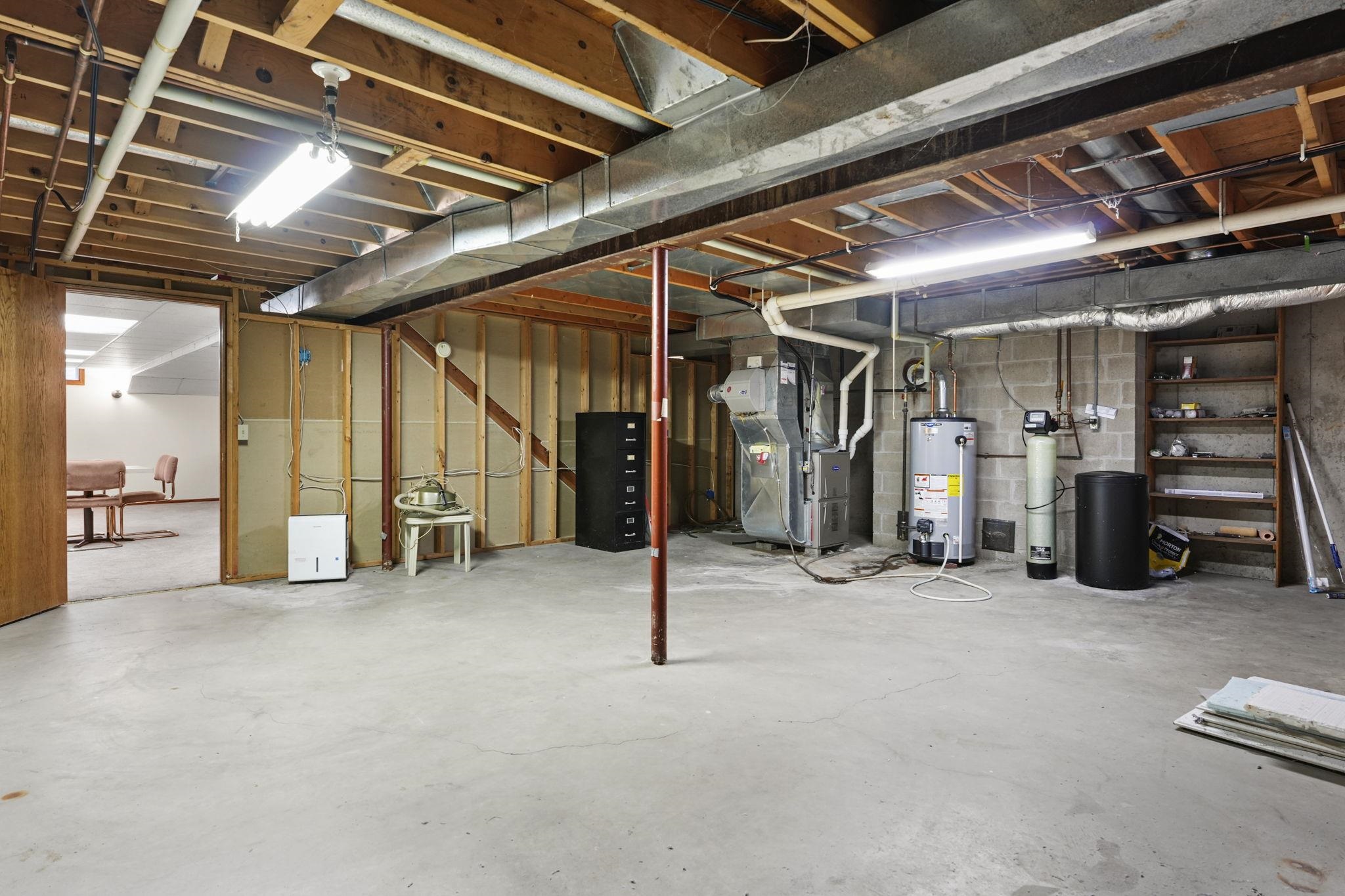 607 Greenway Road Monona, WI 53716 - Photo 32 of 37