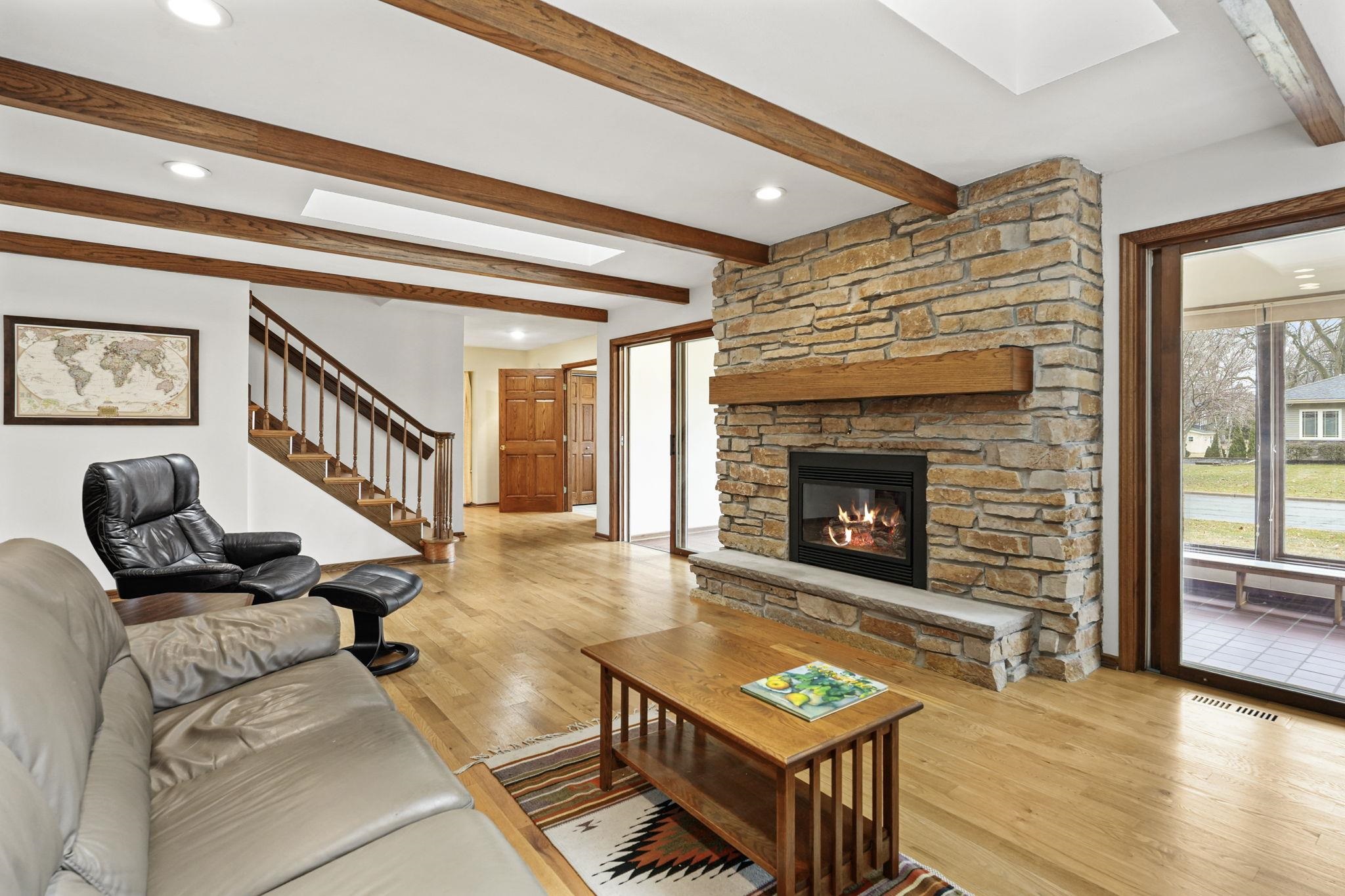 607 Greenway Road Monona, WI 53716 - Photo 5 of 37