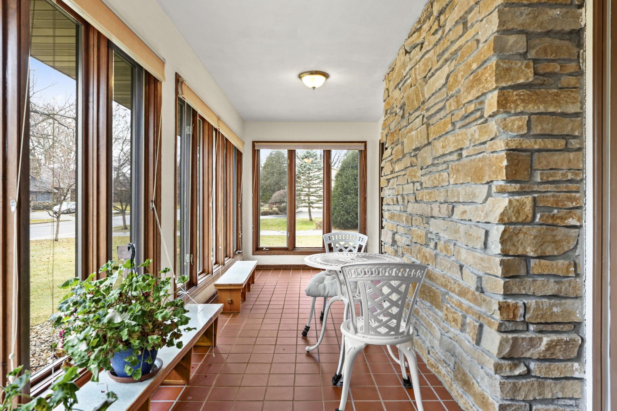 607 Greenway Road Monona, WI 53716 - Photo 7 of 37