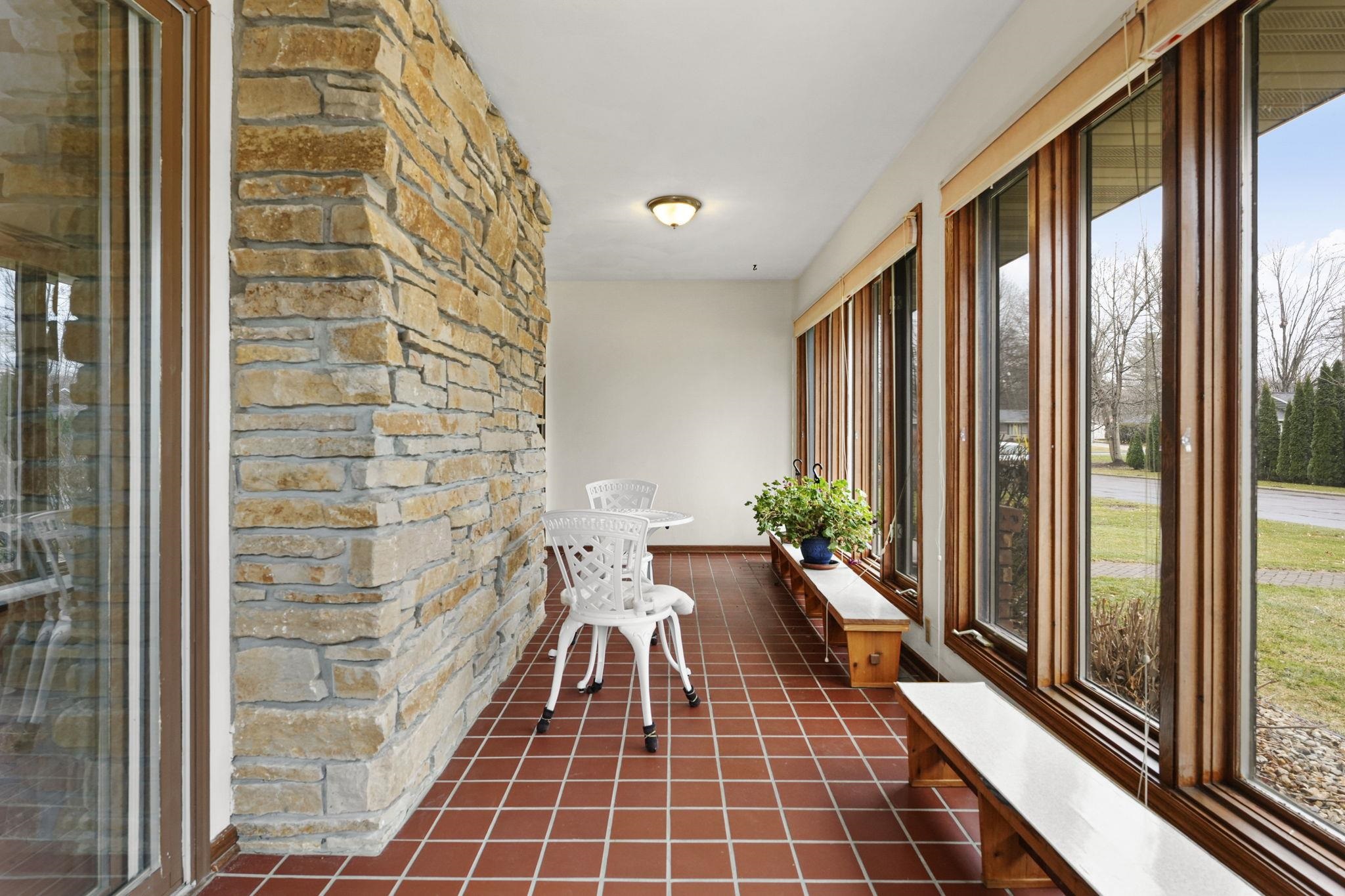 607 Greenway Road Monona, WI 53716 - Photo 8 of 37