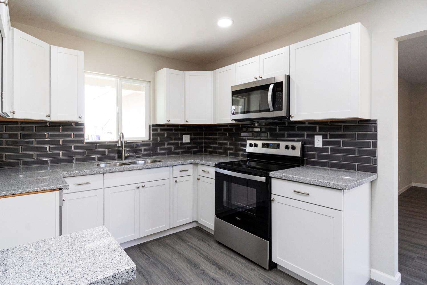 913 Riverside Drive Madera, CA 93638 - Photo 8 of 30 Gallery Image 8