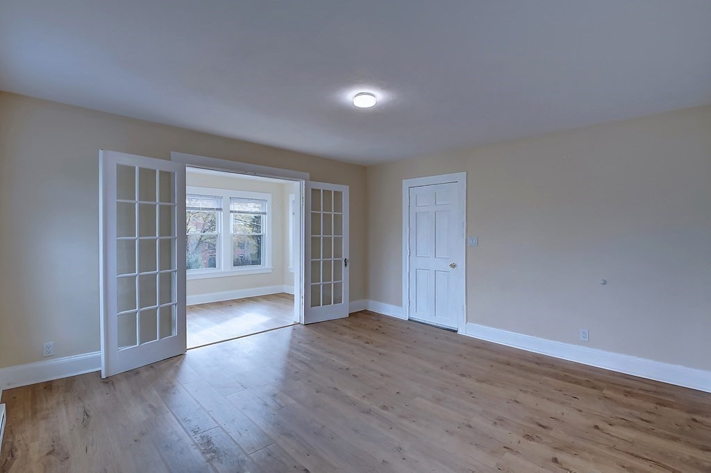 33 Crystal Street Southbridge, MA 01550 - Photo 19 of 41