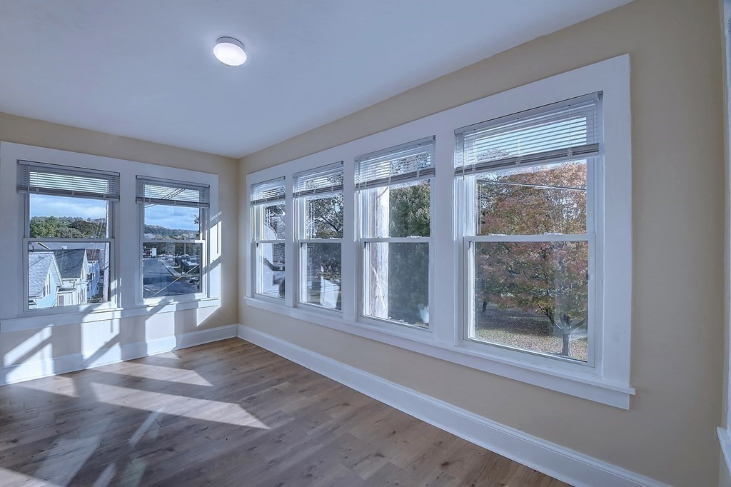 33 Crystal Street Southbridge, MA 01550 - Photo 20 of 41