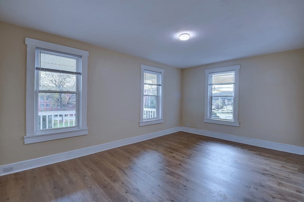 33 Crystal Street Southbridge, MA 01550 - Photo 23 of 41