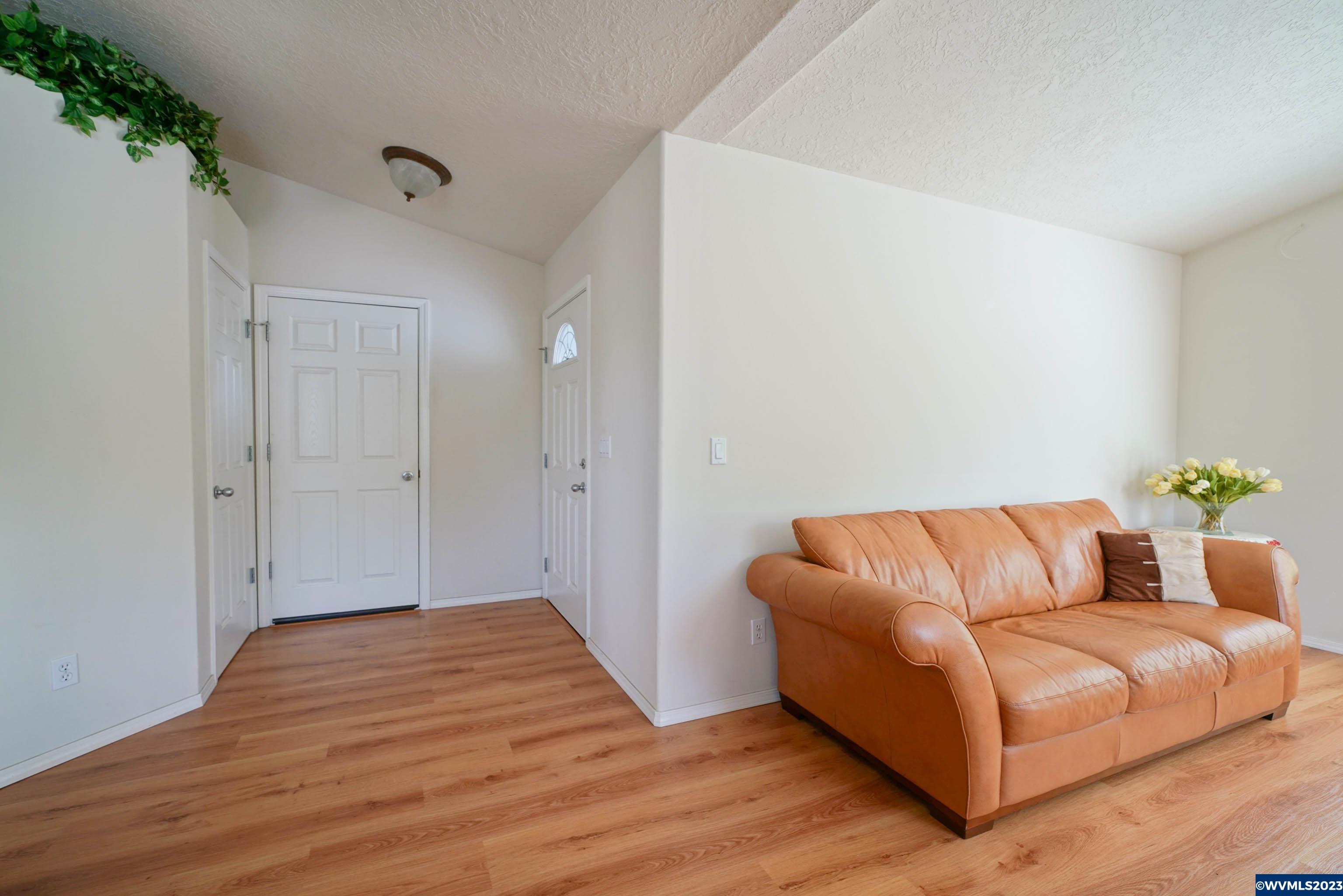 1669 Baxter Road Southeast Salem, OR 97306 - Photo 5 of 30 Gallery Image 5