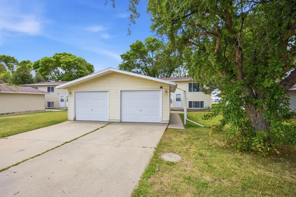 $265,000 | 910-912 32nd Street North, Fargo, ND 58102